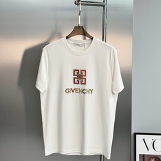 GIVENCHY纪梵希新款男士莫代尔圆领T恤。吸睛潮流单品,艺术涂鸦设计氛围感拉满!甄选高支莫代尔面料,触感丝滑软糯,自 GIVENCHY纪梵希新款男士莫代尔圆领T恤。吸睛潮流单品,艺术涂鸦设计氛围感拉满!甄选高支莫代尔面料,触感丝滑软糯,自
