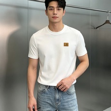 LOUIS VUITTON新款男士莫代尔T恤.驴牌高阶刚需基础款,低调轻奢质感拉满!甄选高弹莫代尔混纺面料,触感丝滑细腻 LOUIS VUITTON新款男士莫代尔T恤.驴牌高阶刚需基础款,低调轻奢质感拉满!甄选高弹莫代尔混纺面料,触感丝滑细腻