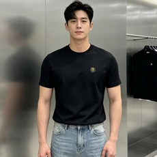 Hermès爱马仕26新款男士莫代尔圆领T恤。极简轻奢通勤首选,低调显贵质感款!甄选高定莫代尔面料,触感丝滑软糯,自带垂 Hermès爱马仕26新款男士莫代尔圆领T恤。极简轻奢通勤首选,低调显贵质感款!甄选高定莫代尔面料,触感丝滑软糯,自带垂