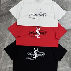 SAINT LAURENT 圣罗兰26新款男士莫代尔圆领T恤-法式轻奢潮款,自带复古摇滚格调! 甄选高支莫代尔面料,触感 SAINT LAURENT 圣罗兰26新款男士莫代尔圆领T恤-法式轻奢潮款,自带复古摇滚格调! 甄选高支莫代尔面料,触感