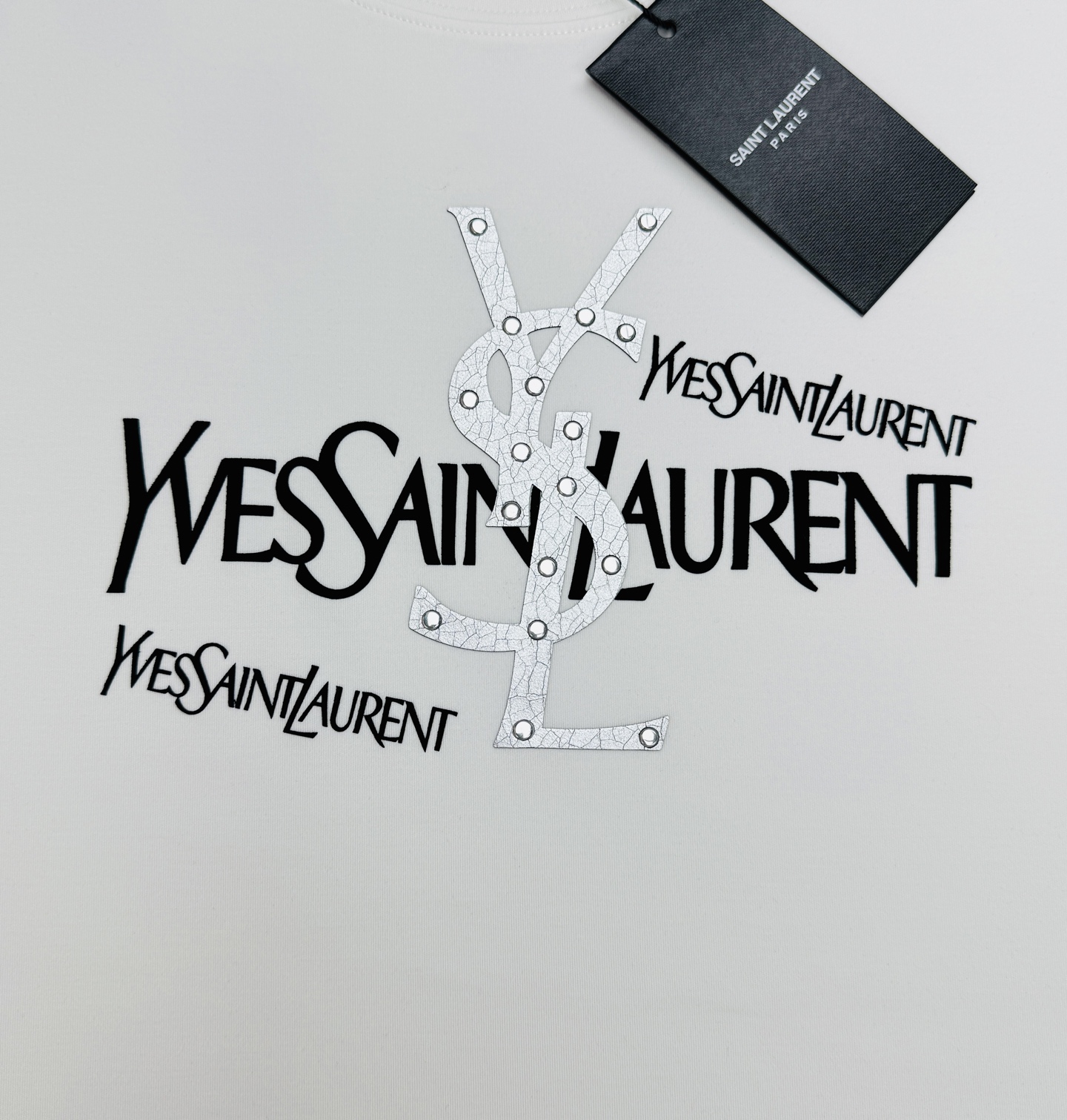 LSAINT LAURENT 圣罗兰26新款男士莫代尔圆领T恤-法式轻奢潮款，自带复古摇滚格调！ 甄选高支莫代尔面料，触