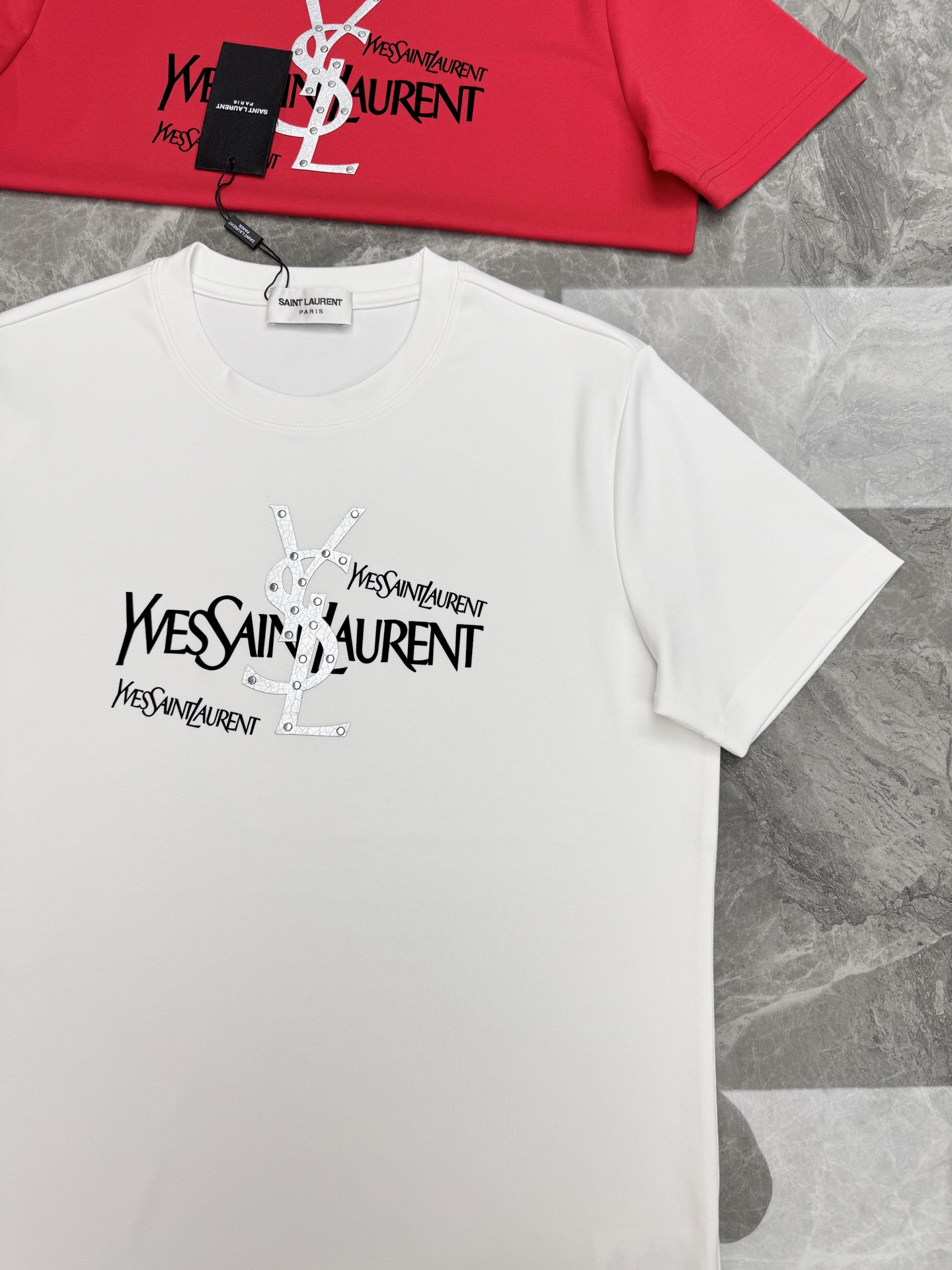 LSAINT LAURENT 圣罗兰26新款男士莫代尔圆领T恤-法式轻奢潮款，自带复古摇滚格调！ 甄选高支莫代尔面料，触