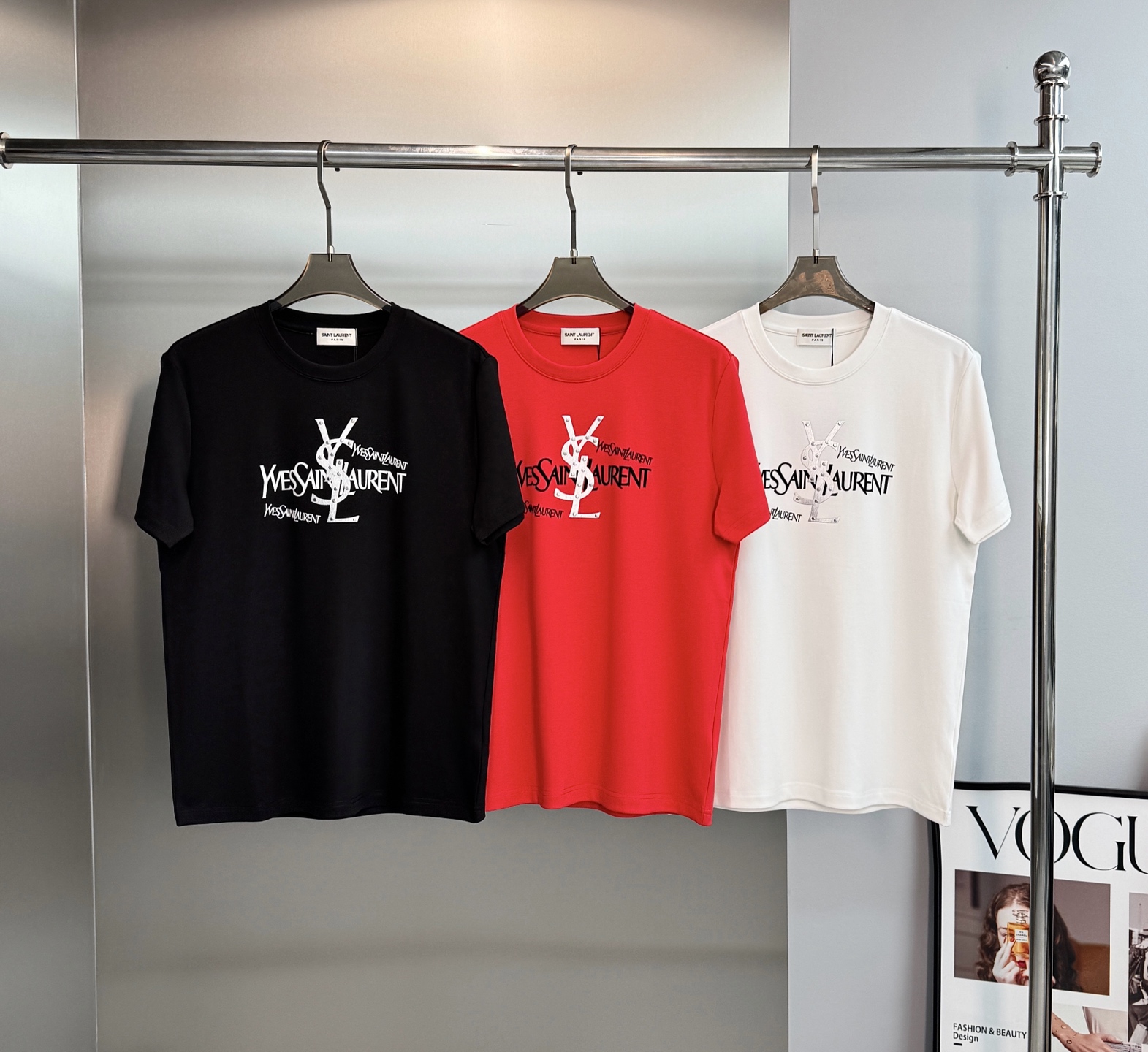 LSAINT LAURENT 圣罗兰26新款男士莫代尔圆领T恤-法式轻奢潮款，自带复古摇滚格调！ 甄选高支莫代尔面料，触