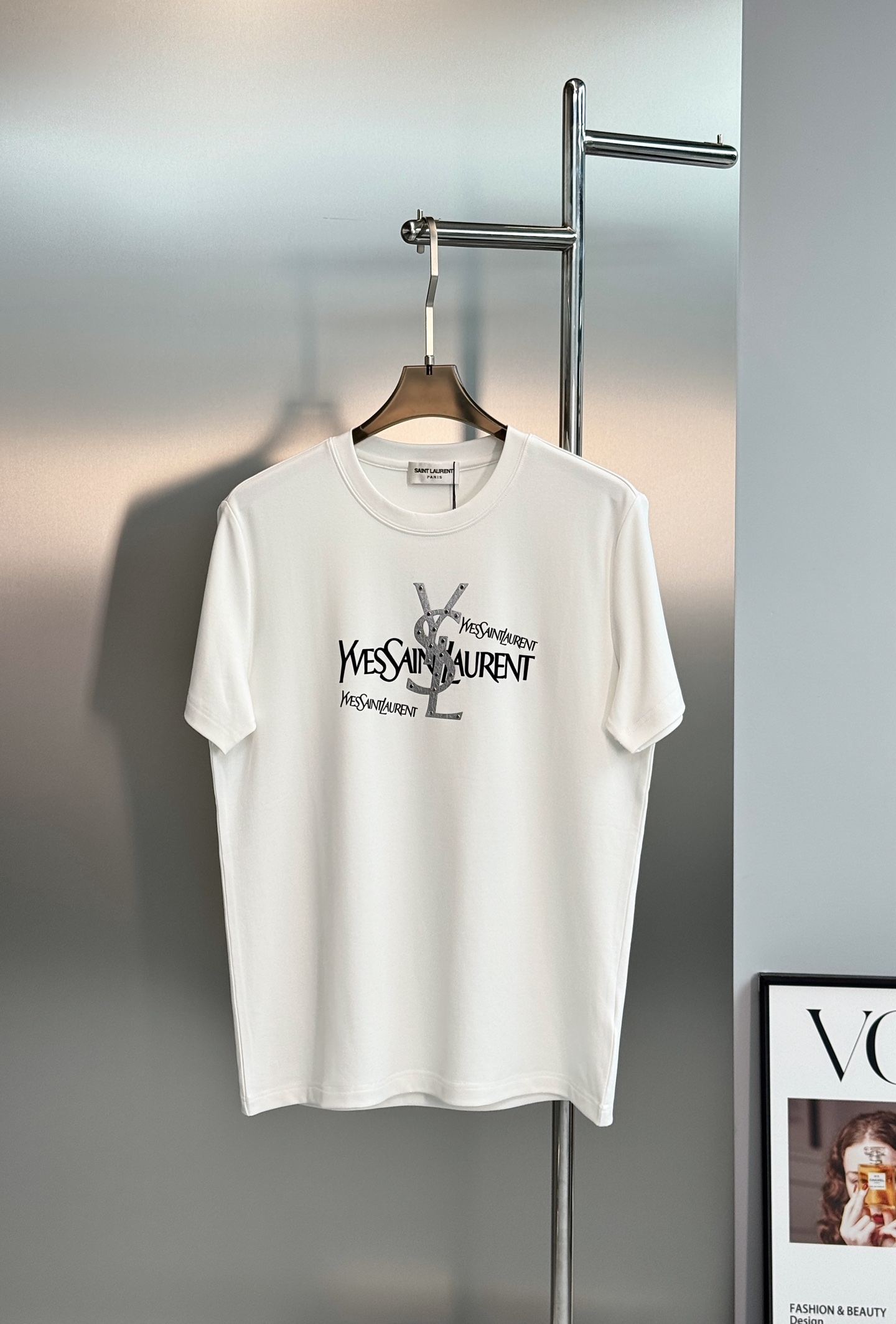 LSAINT LAURENT 圣罗兰26新款男士莫代尔圆领T恤-法式轻奢潮款，自带复古摇滚格调！ 甄选高支莫代尔面料，触