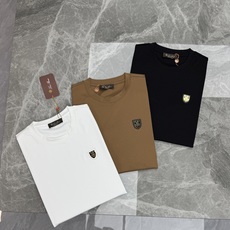 Loro Piana L新款莫代尔盾牌徽章T恤🎗️轻奢男士基础款,低调显贵的通勤神T!甄选高支莫代尔面料,触感丝滑软糯, Loro Piana L新款莫代尔盾牌徽章T恤🎗️轻奢男士基础款,低调显贵的通勤神T!甄选高支莫代尔面料,触感丝滑软糯,