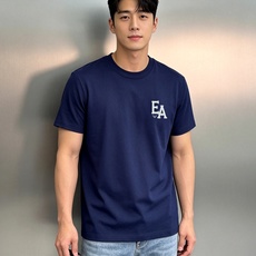 EmPorio Armani EA新款莫代尔圆领T恤。意式轻奢男士日常刚需短袖,正反面设计高级耐看!甄选高支莫代尔混纺面 EmPorio Armani EA新款莫代尔圆领T恤。意式轻奢男士日常刚需短袖,正反面设计高级耐看!甄选高支莫代尔混纺面