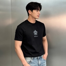Balmain 巴尔曼新款莫代尔圆领T恤-法式轻奢男士基础短袖上新✨甄选高支凉感莫代尔面料,触感软糯丝滑,垂坠感出色,透 Balmain 巴尔曼新款莫代尔圆领T恤-法式轻奢男士基础短袖上新✨甄选高支凉感莫代尔面料,触感软糯丝滑,垂坠感出色,透