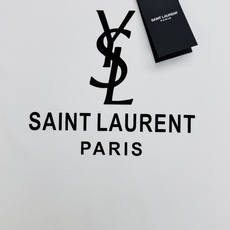 SAINT LAURENT 圣罗兰经典标识丝光棉T恤-轻奢男士刚需基础款,简约不单调,高级感与生俱来✨甄选高支丝光棉面料 SAINT LAURENT 圣罗兰经典标识丝光棉T恤-轻奢男士刚需基础款,简约不单调,高级感与生俱来✨甄选高支丝光棉面料