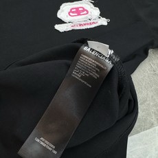 Balenciaga巴黎世家2026ss新品高品质情侣短袖T恤,高克重260g纯棉T恤,前后精美刺绣🪡工艺品级别,重工工 Balenciaga巴黎世家2026ss新品高品质情侣短袖T恤,高克重260g纯棉T恤,前后精美刺绣🪡工艺品级别,重工工