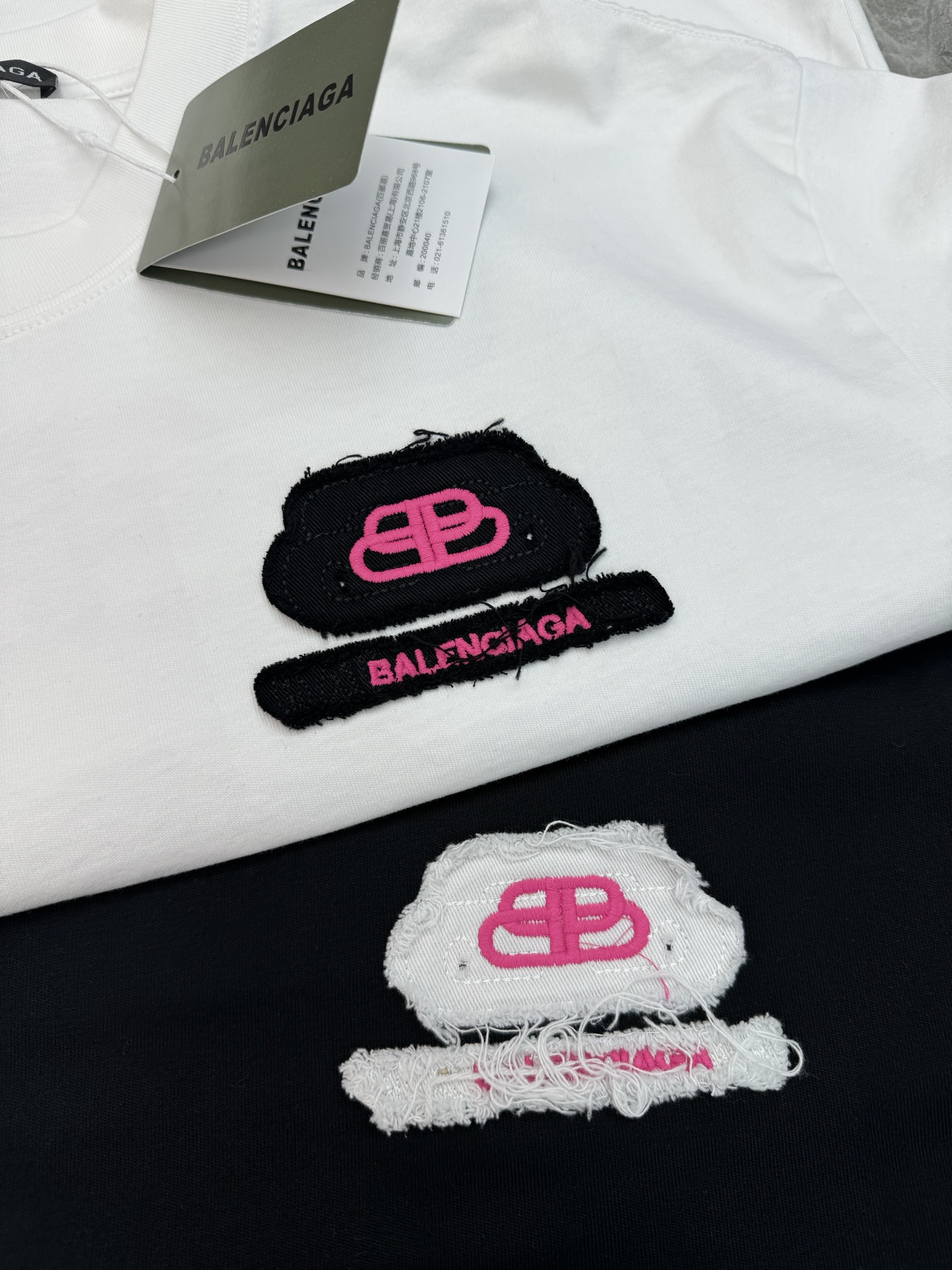 Balenciaga巴黎世家2026ss新品高品质情侣短袖T恤,高克重260g纯棉T恤,前后精美刺绣🪡工艺品级别,重工工 Balenciaga巴黎世家2026ss新品高品质情侣短袖T恤,高克重260g纯棉T恤,前后精美刺绣🪡工艺品级别,重工工