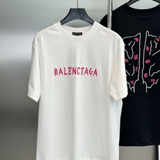 Balenciaga巴黎世家2026ss新品潮牌情侣短袖T恤,高克重260g纯棉T恤,前后精美刺绣🪡工艺品级别,重工工艺 Balenciaga巴黎世家2026ss新品潮牌情侣短袖T恤,高克重260g纯棉T恤,前后精美刺绣🪡工艺品级别,重工工艺