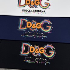 Dolce&Gabbana杜嘉班纳新品彩虹D&G莫代尔T恤。胸前彩色涂鸦D&G标识辨识度拉满。立体刺绣+彩虹印花双层工艺 Dolce&Gabbana杜嘉班纳新品彩虹D&G莫代尔T恤。胸前彩色涂鸦D&G标识辨识度拉满。立体刺绣+彩虹印花双层工艺