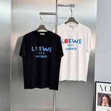 Loewe罗意威新款莫代额T恤. 新款1846卡通字母-马德里经典标识搭配趣味卡通头像,活泼不失高级感!甄选高支莫代尔面 Loewe罗意威新款莫代额T恤. 新款1846卡通字母-马德里经典标识搭配趣味卡通头像,活泼不失高级感!甄选高支莫代尔面
