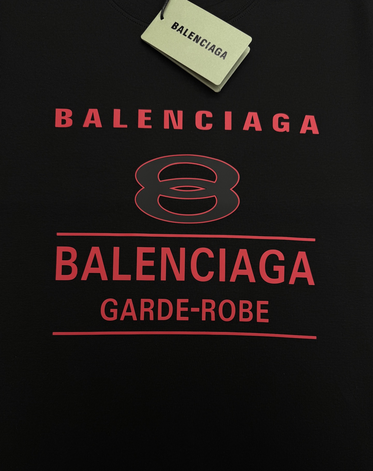Balenciaga巴黎世家新款莫代尔T恤.供定制100%高克重300g莫代尔棉材质制成,厚实挺阔的手感 实物到手的即可 Balenciaga巴黎世家新款莫代尔T恤.供定制100%高克重300g莫代尔棉材质制成,厚实挺阔的手感 实物到手的即可