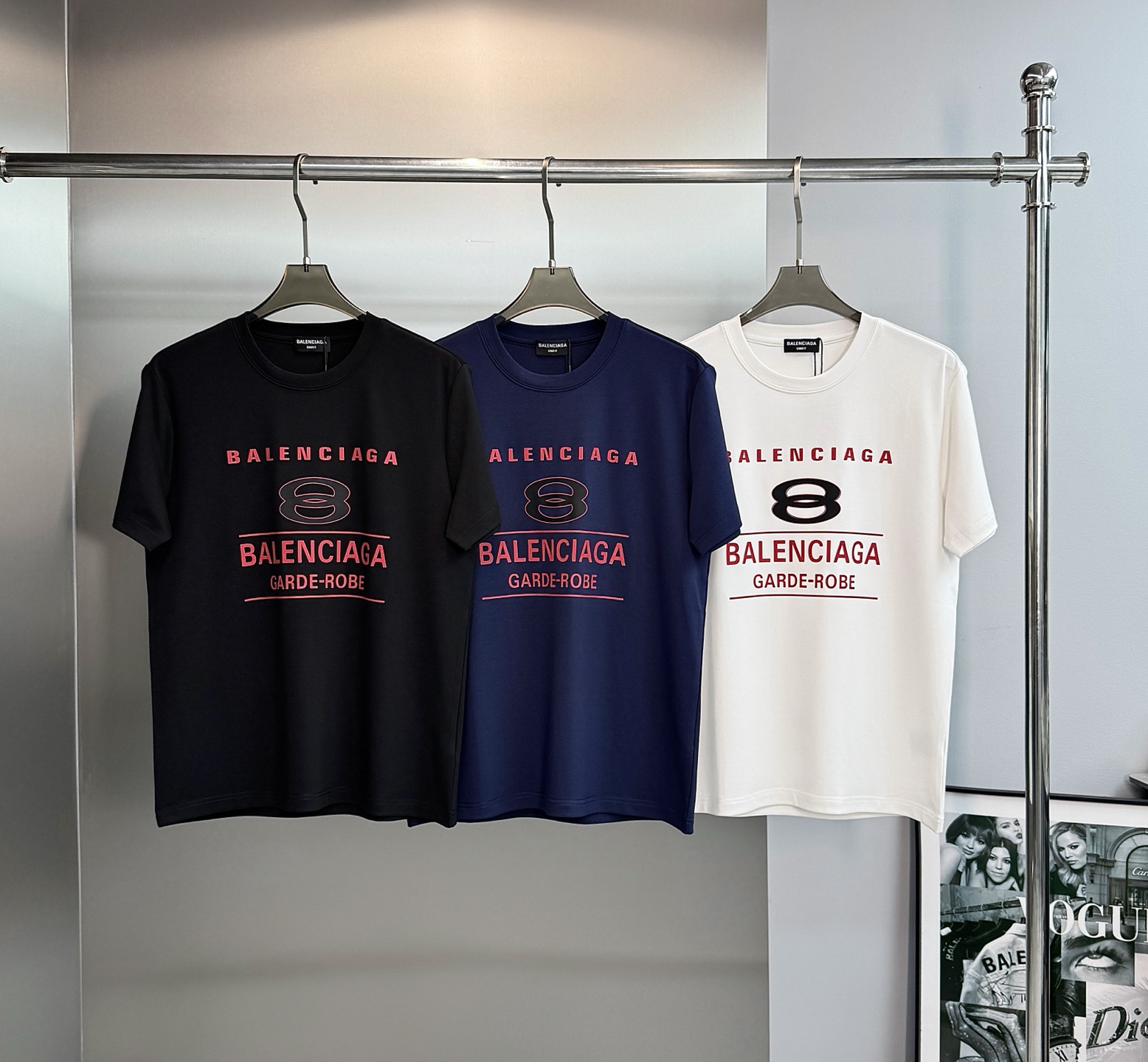 Balenciaga巴黎世家新款莫代尔T恤.供定制100%高克重300g莫代尔棉材质制成，厚实挺阔的手感 实物到手的即可