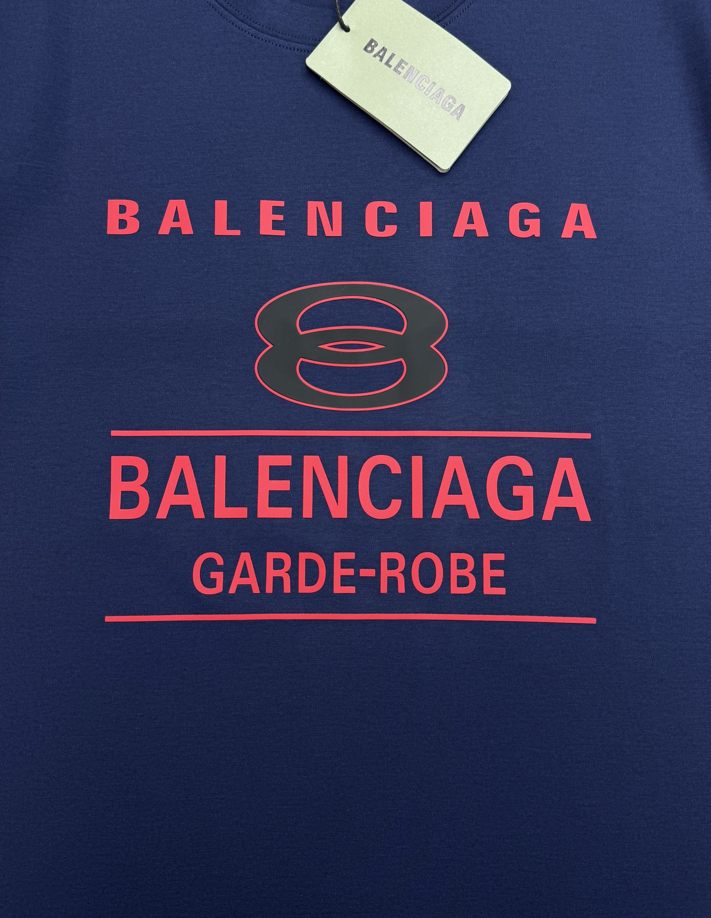Balenciaga巴黎世家新款莫代尔T恤.供定制100%高克重300g莫代尔棉材质制成，厚实挺阔的手感 实物到手的即可