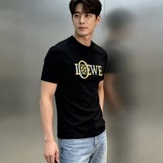 LOEW*E罗意*威26s春夏男士丝光棉圆领短袖.品牌标志性产物.3D立体色彩系烫画.搭配LOGO标识.讨巧的细节非常具 LOEW*E罗意*威26s春夏男士丝光棉圆领短袖.品牌标志性产物.3D立体色彩系烫画.搭配LOGO标识.讨巧的细节非常具