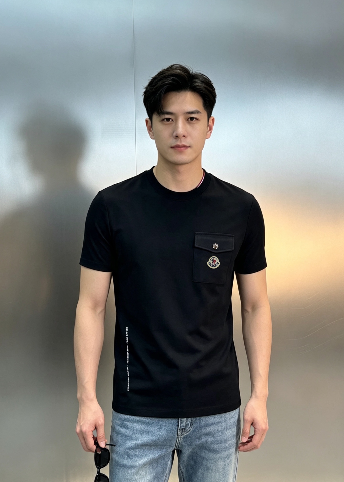 NO:954003,Moncler's new men's modal short T-shirt for men. Simple basic style. Chest pocket design. Small hat design with brand letter logo on the chest. Matched with original hardware. Clean, refreshing, simple and generous. Recommended items for any age [Fireworks] regular version!  Custom-made 300g modal comb fabric, the surface is skin-friendly and smooth, and the body is as comfortable as a baby!  Original hardware accessories. Color black. White. Size M-3XL (S and 4XL can be customized) slim fit (L is recommended for 175/140 pounds), Moncler, tees, t-shirt, hats,19860909Moncler蒙口新款男士莫代尔短T恤.简单基础款.胸口口袋设计.胸口品牌字母logo小帽子设计.搭配原版五金.干净清爽简单大方.不限年龄的单品推荐[烟花]常规版型！定制客供300克莫代尔梳面料,表面亲肤顺滑,贴身如婴儿般舒适！原版五金辅料.颜色黑色.白色.码数M-3XL（S和4XL可订做）修身版型（175/140斤建议L）,,Moncler,tees，t-shirt,hats,,Men's clothing