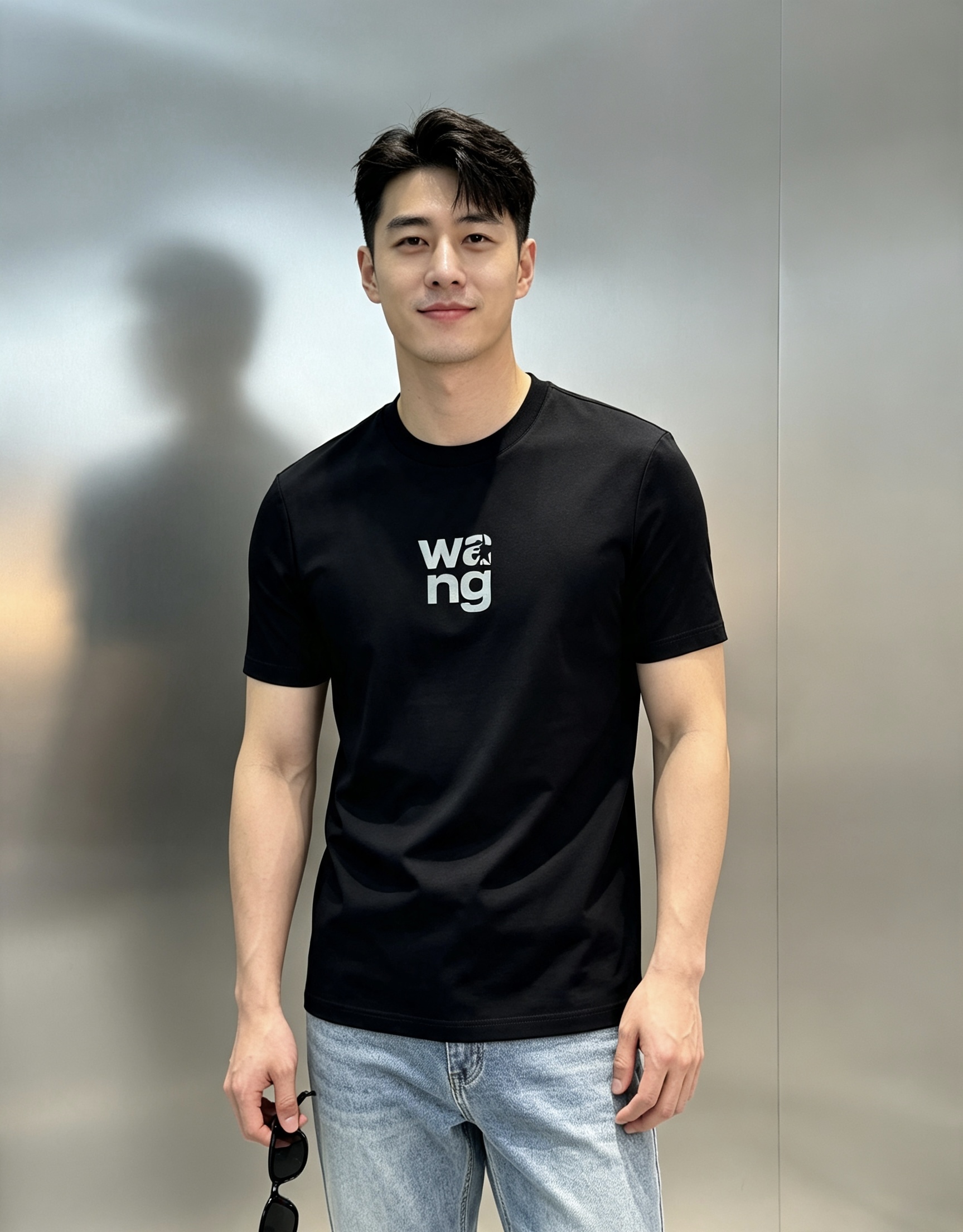 NO:958684,Alexa*wang26s new spring and summer Alexander Wang round neck T-shirt. Different processes present different visual experiences, embossed king, layers of mystery. Very handsome silhouette integrates New York-style unruly into the design, double-sided heat transfer process. 190g mercerized cotton fabric, comfortable loofah. Soft and breathable!  It feels soft and yet has a good balance of firmness. Recommended for those who control fabrics!  All three standards!  Color Black. Red. Navy blue. White. Size M-3XL Slim fit (S and 4XL can be customized) 175/145 pounds recommended XL,, Alexander Wang, tees, t-shirt,19860909Alexa*wang26s春夏新款亚历山大王圆领T恤.不同工艺呈现不一样的视觉感受,压花大Wang,层层有玄机.非常帅的轮廓将纽约式的率性不羁融入设计之中,双面烫画工艺.190g丝光棉面料,丝瓜舒适.柔软透气！手感松软的同时又能很好的兼顾挺括感,面料控推荐 ！三标齐！颜色黑色.大红.藏蓝.白色.码数M-3XL修身版型（S和4XL可定做）175/145斤建议XL,,alexander wang,tees，t-shirt,,Men's clothing