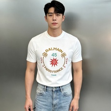 BALMAINI*巴尔曼26s夏季新款丝光棉T恤.客供优质190g丝光棉布制成,机织技术.相比于普通面料更加富有质感.. BALMAINI*巴尔曼26s夏季新款丝光棉T恤.客供优质190g丝光棉布制成,机织技术.相比于普通面料更加富有质感..