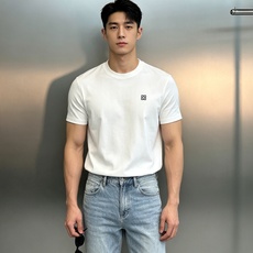 Givenchy纪梵希26s春夏经典款圆领T恤.原单推荐❤️小红书同款~基础款净版干净利落.胸口部位经典品牌图形立体绣花 Givenchy纪梵希26s春夏经典款圆领T恤.原单推荐❤️小红书同款~基础款净版干净利落.胸口部位经典品牌图形立体绣花
