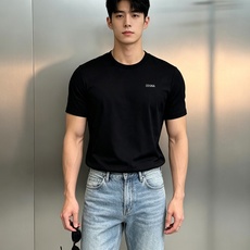 ZEGNA杰尼亚新款液氨棉T恤.基础款推荐❤️ 男士衣柜的“体面担当”,被这件杰尼亚液氨棉T恤拿捏了!液氨工艺加持的高支 ZEGNA杰尼亚新款液氨棉T恤.基础款推荐❤️ 男士衣柜的“体面担当”,被这件杰尼亚液氨棉T恤拿捏了!液氨工艺加持的高支