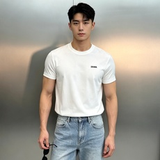 ZEGNA杰尼亚新款液氨棉T恤.基础款推荐❤️ 男士衣柜的“体面担当”,被这件杰尼亚液氨棉T恤拿捏了!液氨工艺加持的高支 ZEGNA杰尼亚新款液氨棉T恤.基础款推荐❤️ 男士衣柜的“体面担当”,被这件杰尼亚液氨棉T恤拿捏了!液氨工艺加持的高支
