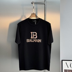BALMAINI*巴尔曼26s夏季新款T恤.客供优质190g丝光棉布制成,机织技术.相比于普通面料更加富有质感..... BALMAINI*巴尔曼26s夏季新款T恤.客供优质190g丝光棉布制成,机织技术.相比于普通面料更加富有质感.....