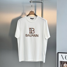 BALMAINI*巴尔曼26s夏季新款T恤.客供优质190g丝光棉布制成,机织技术.相比于普通面料更加富有质感..... BALMAINI*巴尔曼26s夏季新款T恤.客供优质190g丝光棉布制成,机织技术.相比于普通面料更加富有质感.....