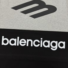 BALENCIAG*巴黎世*25s新款T恤.男女同款推荐!高克重300g纯棉面料,柔软舒适.透气吸汗.上身舒适.轻松驾驭 BALENCIAG*巴黎世*25s新款T恤.男女同款推荐!高克重300g纯棉面料,柔软舒适.透气吸汗.上身舒适.轻松驾驭