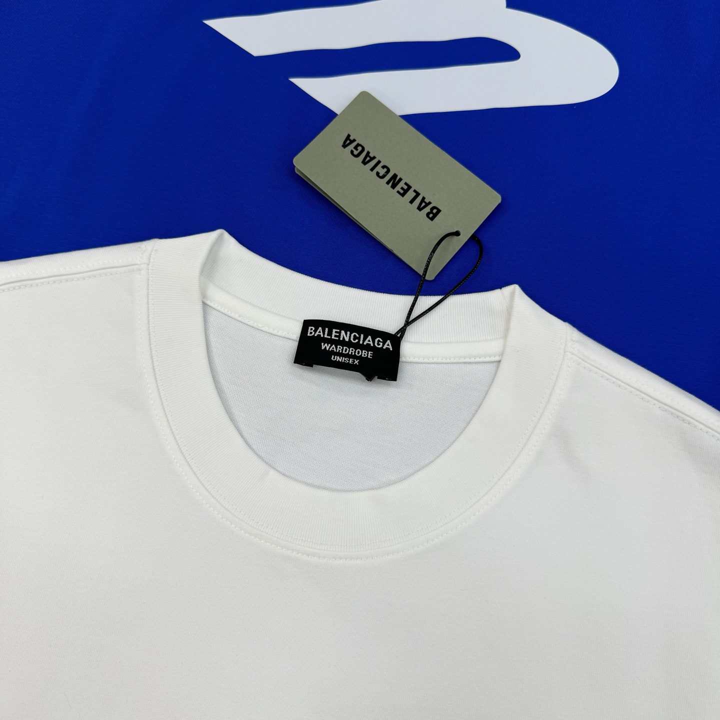 BALENCIAG*巴黎世*25s新款T恤.男女同款推荐！高克重300g纯棉面料，柔软舒适.透气吸汗.上身舒适.轻松驾驭