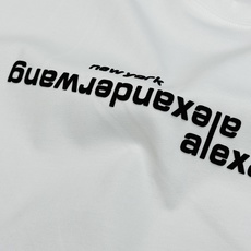 Alexander Wang基础神T|镜像字母纯棉短袖慵懒天花板-纽约限定镜像logo短袖,潮人四季刚需基础T。甄选10 Alexander Wang基础神T|镜像字母纯棉短袖慵懒天花板-纽约限定镜像logo短袖,潮人四季刚需基础T。甄选10