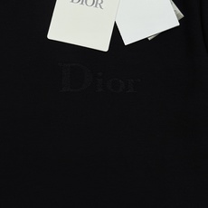 入秋男士刚需基础T|Dior定制莫代尔长袖质感短袖区别夏季薄款,秋季高克重莫代尔面料,软糯垂坠自带温润肤感,初秋单穿、深 入秋男士刚需基础T|Dior定制莫代尔长袖质感短袖区别夏季薄款,秋季高克重莫代尔面料,软糯垂坠自带温润肤感,初秋单穿、深