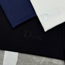 入秋男士刚需基础T|Dior定制莫代尔长袖质感短袖区别夏季薄款,秋季高克重莫代尔面料,软糯垂坠自带温润肤感,初秋单穿、深 入秋男士刚需基础T|Dior定制莫代尔长袖质感短袖区别夏季薄款,秋季高克重莫代尔面料,软糯垂坠自带温润肤感,初秋单穿、深