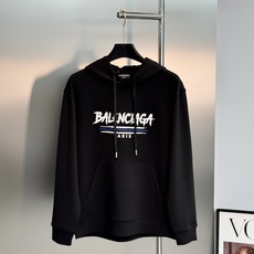 BALENCIAGA巴黎世家新品秋冬刚需连帽卫衣.男女同款❤️ 甄选高配比棉莫混纺面料,融合棉的挺括与莫代尔的丝滑软糯, BALENCIAGA巴黎世家新品秋冬刚需连帽卫衣.男女同款❤️ 甄选高配比棉莫混纺面料,融合棉的挺括与莫代尔的丝滑软糯,