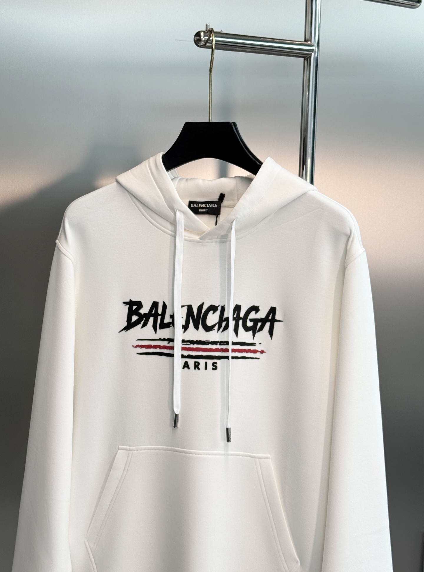 BALENCIAGA巴黎世家新品秋冬刚需连帽卫衣.男女同款❤️ 甄选高配比棉莫混纺面料,融合棉的挺括与莫代尔的丝滑软糯, BALENCIAGA巴黎世家新品秋冬刚需连帽卫衣.男女同款❤️ 甄选高配比棉莫混纺面料,融合棉的挺括与莫代尔的丝滑软糯,