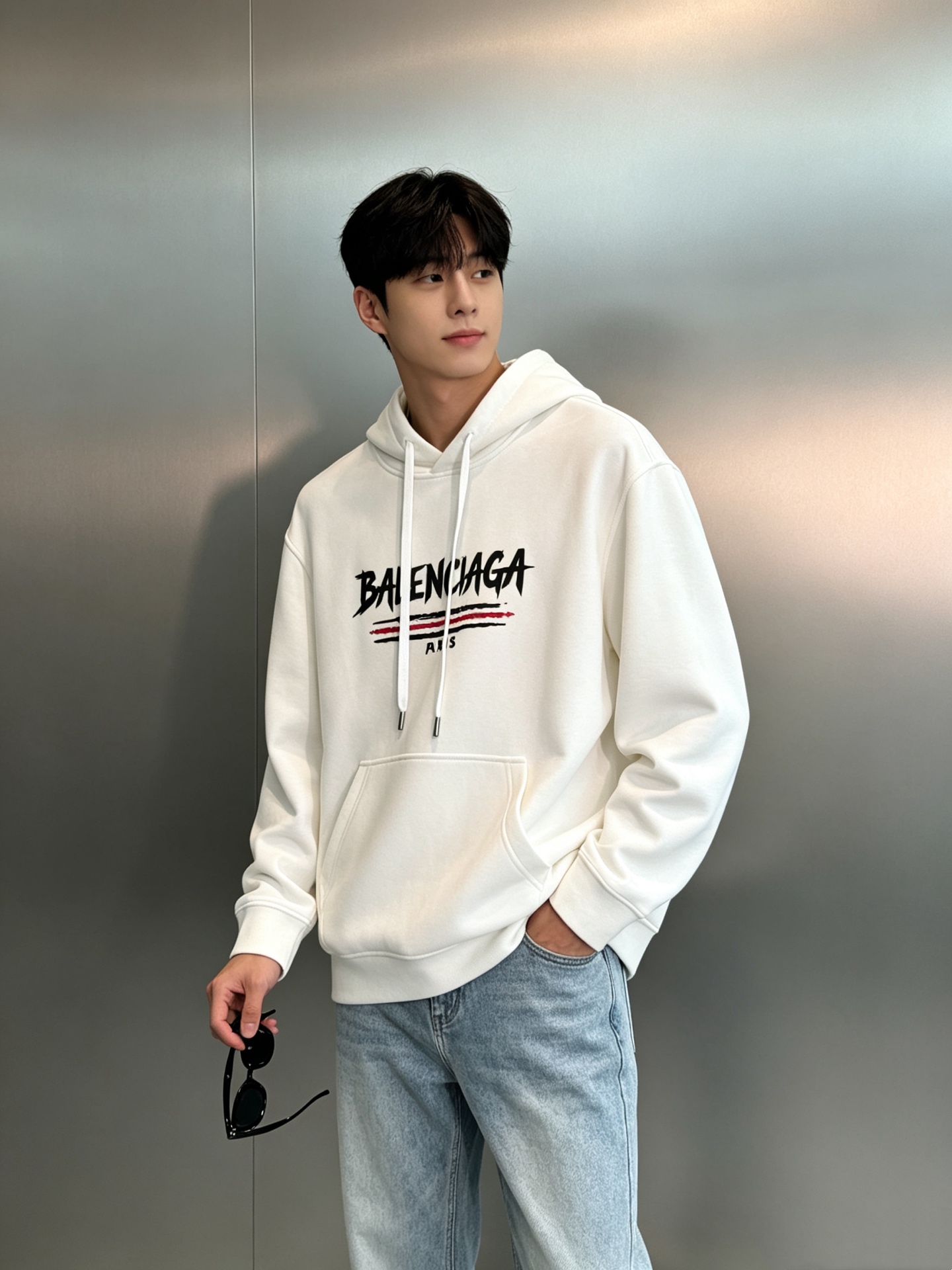 BALENCIAGA巴黎世家新品秋冬刚需连帽卫衣.男女同款❤️ 甄选高配比棉莫混纺面料,融合棉的挺括与莫代尔的丝滑软糯, BALENCIAGA巴黎世家新品秋冬刚需连帽卫衣.男女同款❤️ 甄选高配比棉莫混纺面料,融合棉的挺括与莫代尔的丝滑软糯,