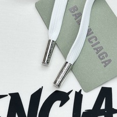 BALENCIAGA巴黎世家新品秋冬刚需连帽卫衣.男女同款❤️ 甄选高配比棉莫混纺面料,融合棉的挺括与莫代尔的丝滑软糯, BALENCIAGA巴黎世家新品秋冬刚需连帽卫衣.男女同款❤️ 甄选高配比棉莫混纺面料,融合棉的挺括与莫代尔的丝滑软糯,