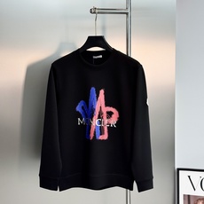 Moncler蒙口早秋限定棉莫圆领卫衣,衣橱刚需高级单品❤️甄选高配比棉莫混纺面料,软糯垂顺自带凉感,久穿不闷汗、不易变 Moncler蒙口早秋限定棉莫圆领卫衣,衣橱刚需高级单品❤️甄选高配比棉莫混纺面料,软糯垂顺自带凉感,久穿不闷汗、不易变