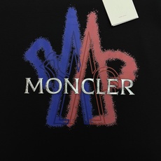 Moncler蒙口早秋限定棉莫圆领卫衣,衣橱刚需高级单品❤️甄选高配比棉莫混纺面料,软糯垂顺自带凉感,久穿不闷汗、不易变 Moncler蒙口早秋限定棉莫圆领卫衣,衣橱刚需高级单品❤️甄选高配比棉莫混纺面料,软糯垂顺自带凉感,久穿不闷汗、不易变