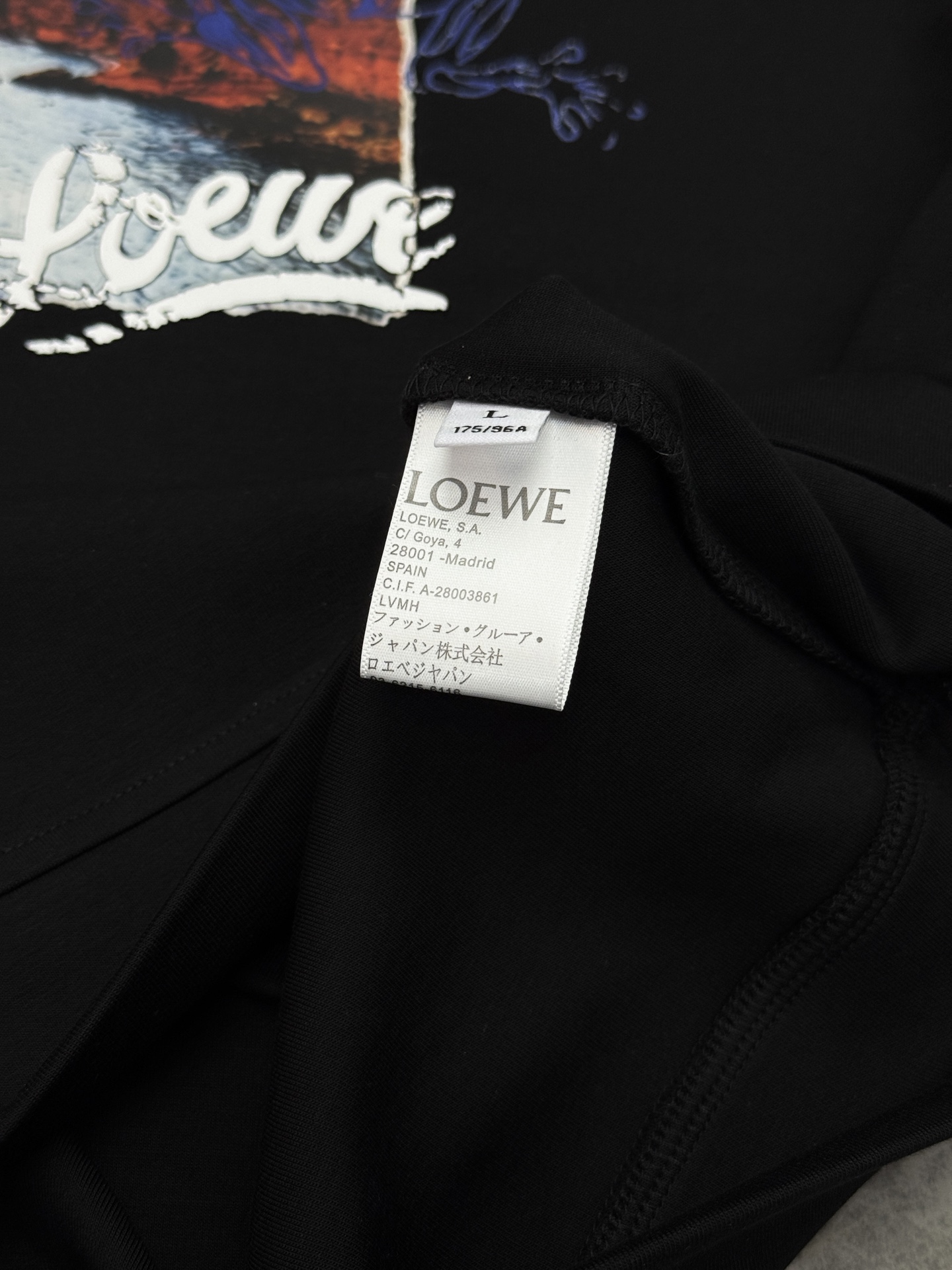 LOEWE罗意威秋季限定海岛艺术卫衣,把地中海海岸穿在身上。男女同款❤️甄选高支棉莫混纺面料,软糯垂坠自带哑光高级质感, LOEWE罗意威秋季限定海岛艺术卫衣,把地中海海岸穿在身上。男女同款❤️甄选高支棉莫混纺面料,软糯垂坠自带哑光高级质感,