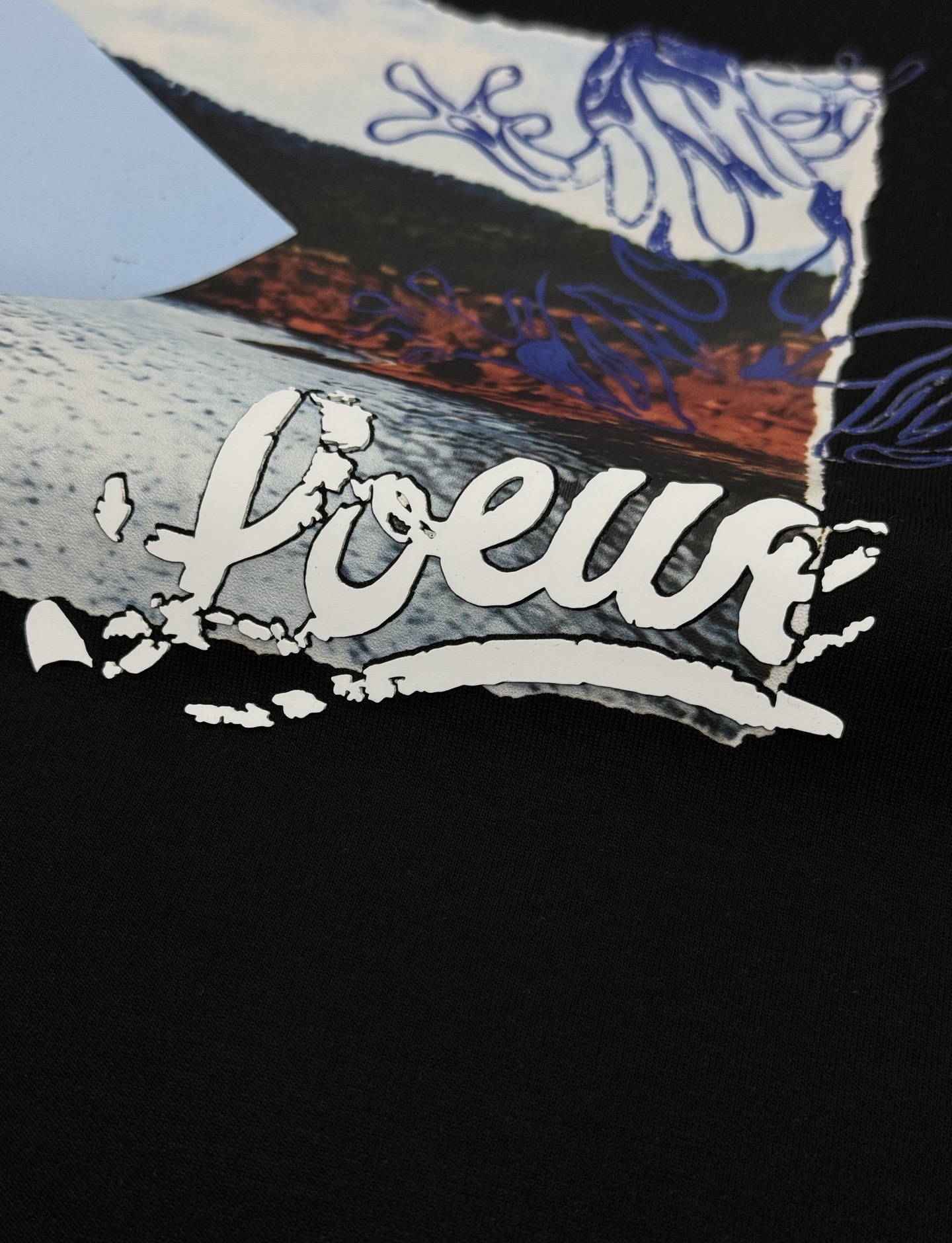 LOEWE罗意威秋季限定海岛艺术卫衣,把地中海海岸穿在身上。男女同款❤️甄选高支棉莫混纺面料,软糯垂坠自带哑光高级质感, LOEWE罗意威秋季限定海岛艺术卫衣,把地中海海岸穿在身上。男女同款❤️甄选高支棉莫混纺面料,软糯垂坠自带哑光高级质感,