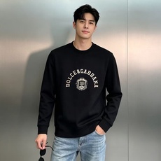Dolce&Gabbana杜嘉班纳早秋新款盾徽圆领卫衣重磅上线!甄选95高支长绒棉+5%莫代尔混纺面料,自带柔润垂坠感, Dolce&Gabbana杜嘉班纳早秋新款盾徽圆领卫衣重磅上线!甄选95高支长绒棉+5%莫代尔混纺面料,自带柔润垂坠感,