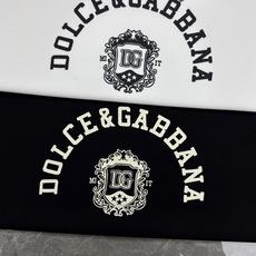 Dolce&Gabbana杜嘉班纳早秋新款盾徽圆领卫衣重磅上线!甄选95高支长绒棉+5%莫代尔混纺面料,自带柔润垂坠感, Dolce&Gabbana杜嘉班纳早秋新款盾徽圆领卫衣重磅上线!甄选95高支长绒棉+5%莫代尔混纺面料,自带柔润垂坠感,