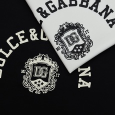 Dolce&Gabbana杜嘉班纳早秋新款盾徽圆领卫衣重磅上线!甄选95高支长绒棉+5%莫代尔混纺面料,自带柔润垂坠感, Dolce&Gabbana杜嘉班纳早秋新款盾徽圆领卫衣重磅上线!甄选95高支长绒棉+5%莫代尔混纺面料,自带柔润垂坠感,
