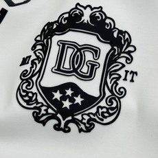 Dolce&Gabbana杜嘉班纳早秋新款盾徽圆领卫衣重磅上线!甄选95高支长绒棉+5%莫代尔混纺面料,自带柔润垂坠感, Dolce&Gabbana杜嘉班纳早秋新款盾徽圆领卫衣重磅上线!甄选95高支长绒棉+5%莫代尔混纺面料,自带柔润垂坠感,