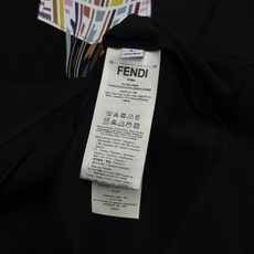 FENDI芬迪早秋限定冰淇淋卫衣|把浪漫意式松弛穿在身上❤️经典双F老花幻化为彩色撞色口袋印花,流淌而下的甜筒冰淇淋插画 FENDI芬迪早秋限定冰淇淋卫衣|把浪漫意式松弛穿在身上❤️经典双F老花幻化为彩色撞色口袋印花,流淌而下的甜筒冰淇淋插画