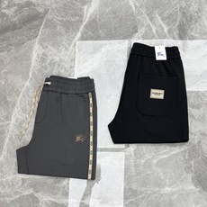 Burberry秋冬限定直筒休闲卫裤,自带英伦复古格调,男士衣橱刚需神裤❤️甄选高垂顺天丝混纺面料,软糯透气不闷身,春秋 Burberry秋冬限定直筒休闲卫裤,自带英伦复古格调,男士衣橱刚需神裤❤️甄选高垂顺天丝混纺面料,软糯透气不闷身,春秋