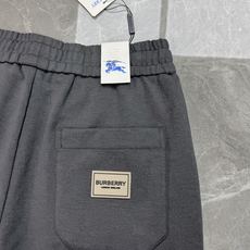 Burberry秋冬限定直筒休闲卫裤,自带英伦复古格调,男士衣橱刚需神裤❤️甄选高垂顺天丝混纺面料,软糯透气不闷身,春秋 Burberry秋冬限定直筒休闲卫裤,自带英伦复古格调,男士衣橱刚需神裤❤️甄选高垂顺天丝混纺面料,软糯透气不闷身,春秋