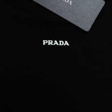 Prada普拉达2026秋冬基础款重磅莫代尔短袖|真正高端男人的衣柜刚需🎗️甄选300g高定莫代尔面料,区别市面轻薄款, Prada普拉达2026秋冬基础款重磅莫代尔短袖|真正高端男人的衣柜刚需🎗️甄选300g高定莫代尔面料,区别市面轻薄款,